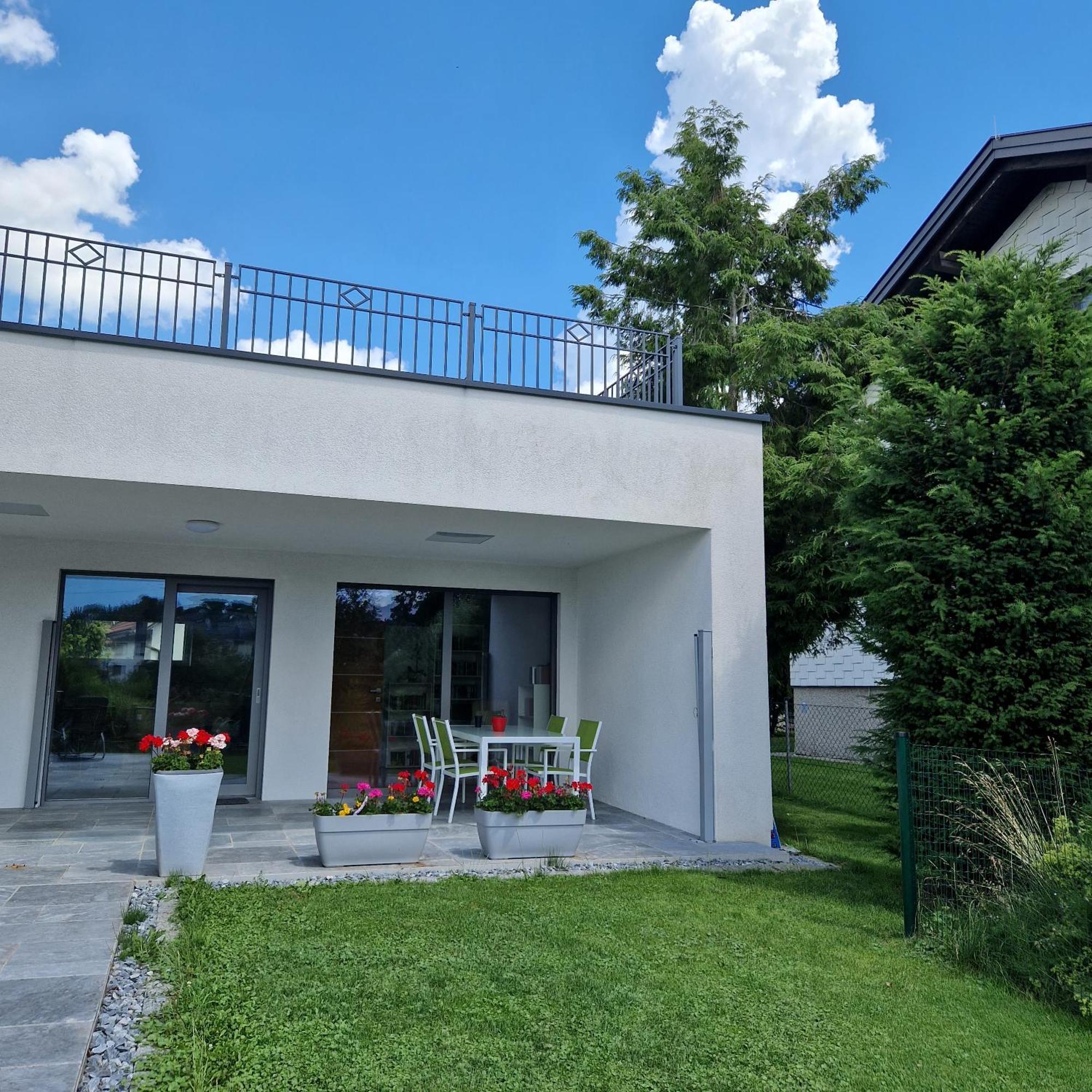 Comfy Plaza Aurolzmunster Exterior foto